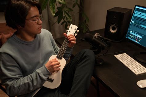 Fm Ukulele Chord: Mastering the Melancholic Sound