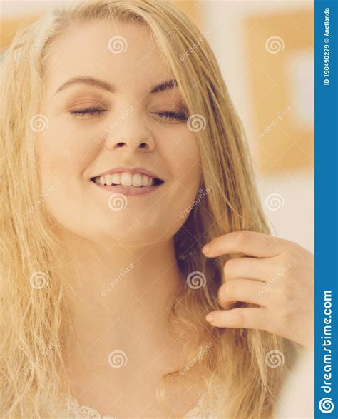 Woman With Wet Blonde Hair Stock Image Image Of Bathroom