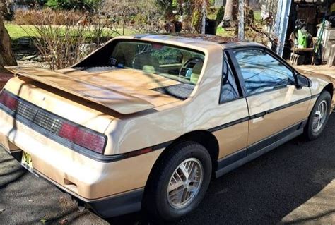 Nicely Optioned Pontiac Fiero Se Barn Finds