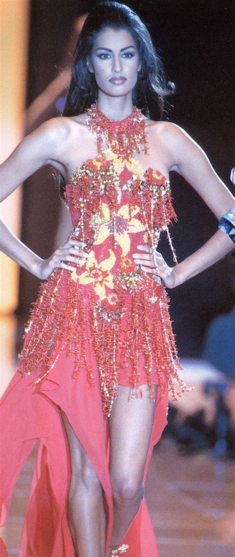 Yasmeen Ghauri Iconic Versace Runway Moment