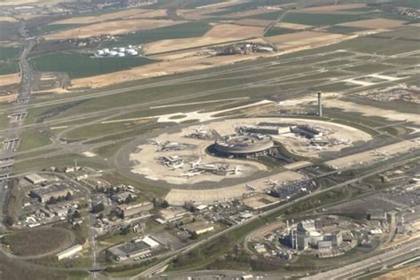 Ferm Deux Ans Le Terminal De L A Roport Paris Charles De Gaulle