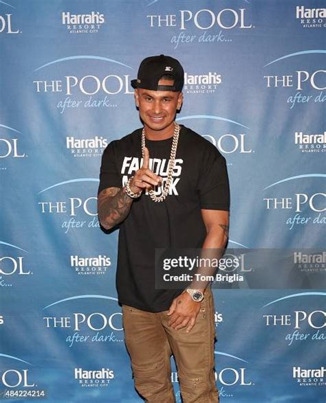 Dj Pauly D Performs At The Pool After Dark At Harrahs Resort On