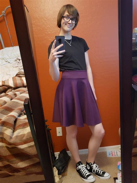 Not Sure If I Give Off Lesbian Vibes But Since I Dont Pass I Do Give Off Trans Vibes R