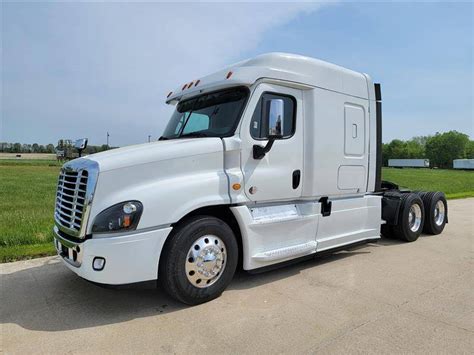 Freightliner Cascadia For Sale Sleeper