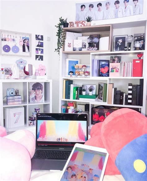 Pin By Zeynep On Rooms I Love Army Room Decor Room Themes Aesthetic