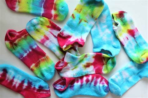 Tie Dye Socks Easy Instructions To Tie Dye Socks At Home Ab Crafty