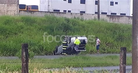 Duas Pessoas Ficam Feridas Em Capotamento Na Euclides Da Cunha Em Jales