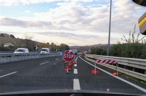 A Napoli Canosa Chiusura Temporanea Del Tratto Tra Il Bivio Con La