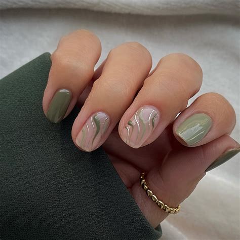 23 Beautiful Design Ideas For Sage Green Nails