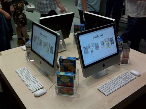 Apple Store Liverpool One Grand Opening Pictures