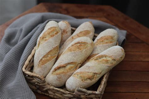 Mini Baguette Rezept Selber Backen Einfach Lecker Und Knusprig