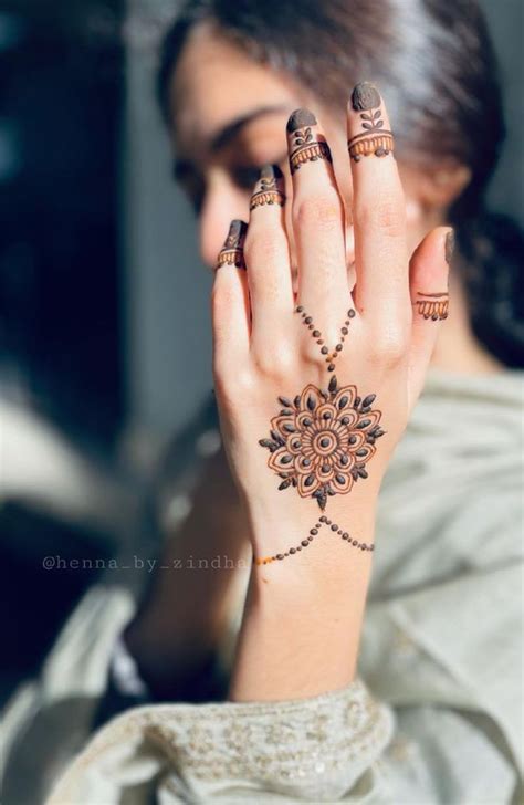 Pin By Sadia On Mehndi Designs Simple Mehndi Designs Simple Mehndi