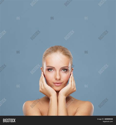 Imagen Y Foto Attractive Face Prueba Gratis Bigstock