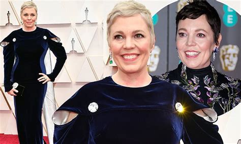 Oscars Olivia Colman Debuts Blonde Pixie Haircut Daily Mail Online