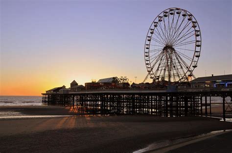 Central Pier Blackpool Building Techniques, Wooden Decks, Bedrock ...