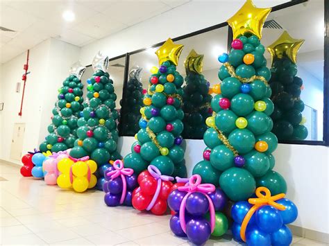 Christmas Tree Balloon Sculpture Balloon Shop