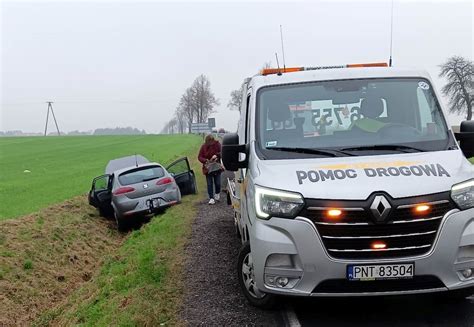 Galeria Zderzenie Na Dk Pod Piotrkowem Samoch D W Rowie Epiotrkow