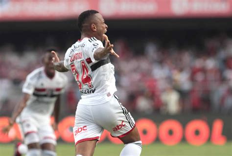 Welington Lateral Esquerdo Do São Paulo Arquibancada Tricolor