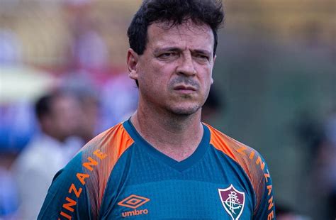 Diniz faz duras críticas ao gramado do Raulino Quase impossível de