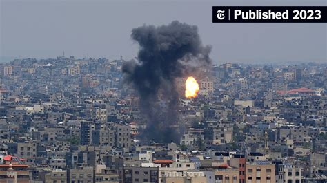 Militants In Gaza Fire Hundreds Of Rockets Into Israel Amid Airstrikes The New York Times