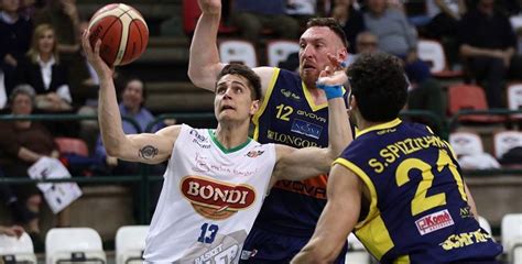 BASKET A2 FERRARA BATTE SCAFATI E PAREGGIA I CONTI SI VA A GARA 5