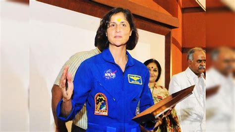 Sunita Williams Wallpapers Top Free Sunita Williams Backgrounds Wallpaperaccess