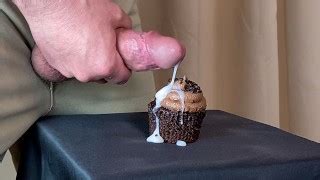 Énorme éjaculation Sur un Délicieux Gâteau Au Chocolat Pornhub Gay