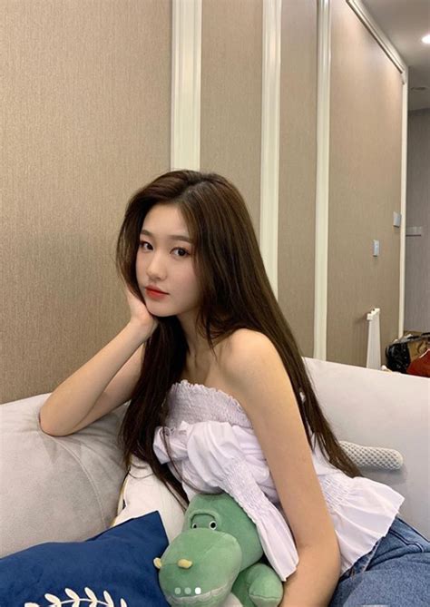 Lộ diện hot girl Instagram nổi tiếng nhất châu Á khiến netizen mê đắm