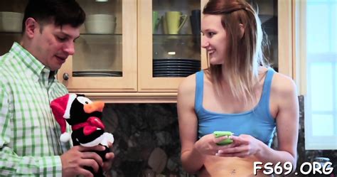 Elegant Brunette Cutie Gives Lovestick A Nice Sucking