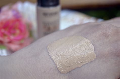 Podkład Naked Skin Match Revers Cosmetics Szafa Zapachów