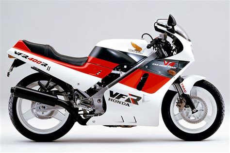 ついに終焉さよならホンダV4数々の栄光と苦悩あのサウンドとハンドリングを思い出しながら名車を振り返ろう ForR