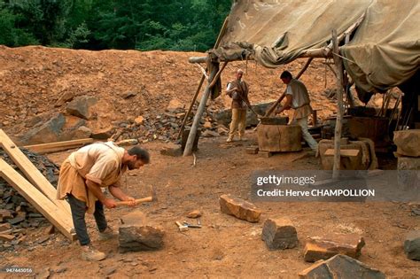 Guédélonchantier Médiéval News Photo Getty Images