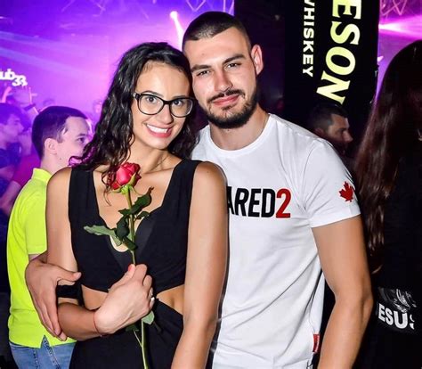 Волейболът е техният живот: Симона Николова и Ивайло Маринов