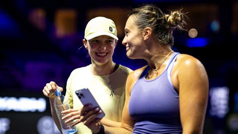 Wta Aryna Sabalenka Et Iga Swiatek Luttent Pour Le Tr Ne Riyad Rds