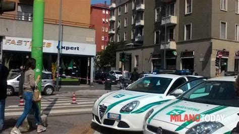 Milano Incidente Stradale Via Fulvio Testi Le Foto