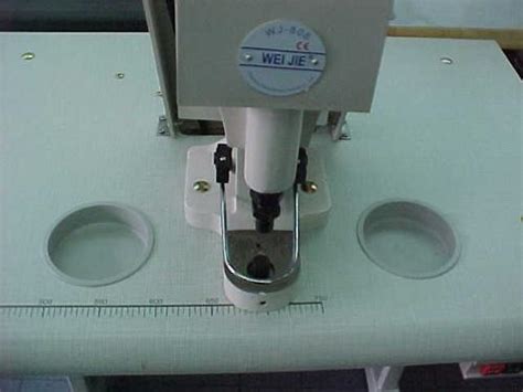 Maquina De Coser Para Pegar Broche Ojillo Automatica 9 500 00 En Mercado Libre