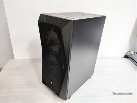 Aerocool Falcon - Review