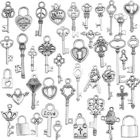 Skeleton Key Heart Vector