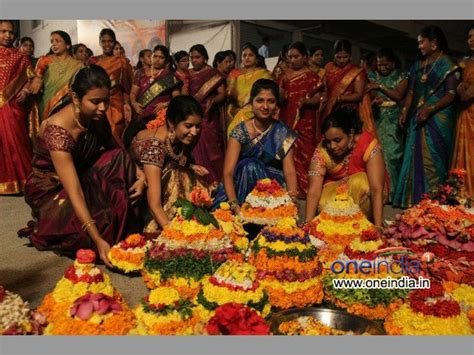 Bathukamma 2022 బతుకమ్మ సంబురం ఏ రోజు ఏ నైవేద్యం పెట్టాలో తెలుసా Bathukamma Festival 2022