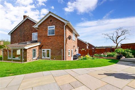 Nevill Road Uckfield East Sussex 4 Bed Semi Detached House £500 000