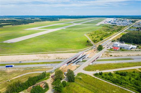 Pyrzowice Buduj Kolej Do Lotniska B Dzie Gotowa Pod Koniec Roku