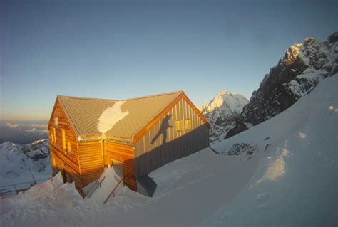 MASINO CLIMBING The Hut Trailer