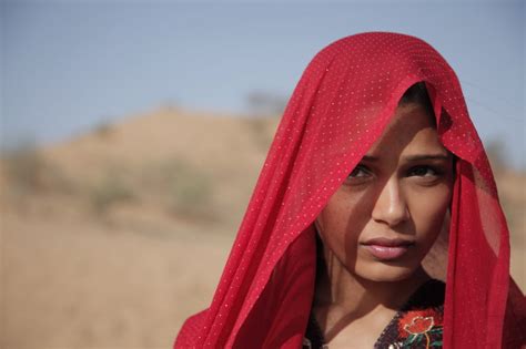 'Trishna' review: 'Tess' goes to India but third act falters ...