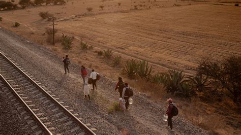 El Peligroso Viaje A Estados Unidos En La Bestia The New York Times