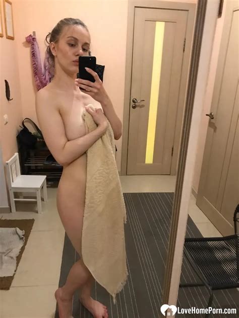 Took Some Selfies After A Nice Hot Shower Pics XHamster