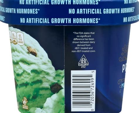 Harris Teeter™ Premium Selections Mint Chocolate Chip Ice Cream 48 Fl Oz Kroger