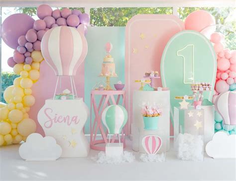 Hot Air Balloon Birthday Siena S Hot Air Balloon 1st Birthday Party Catch My Party Artofit