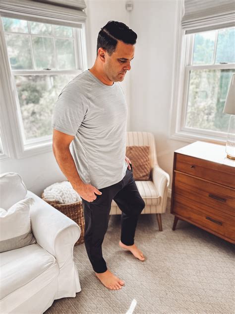 Why Vuori joggers are the only joggers that matter + a quiz to find the