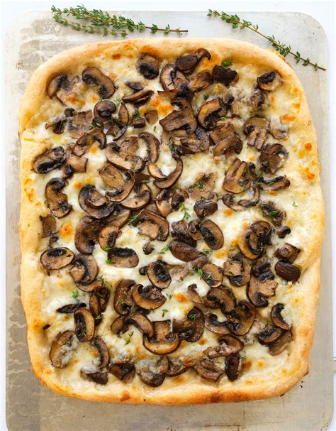 Mushroom Pizza - The clever meal