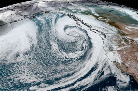 High-resolution climate model simulates atmospheric river relationships ...